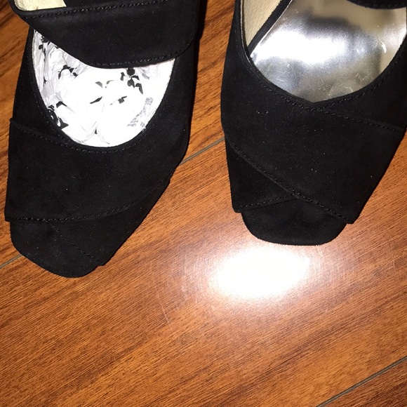 Open toe heels - Picture 2 of 3